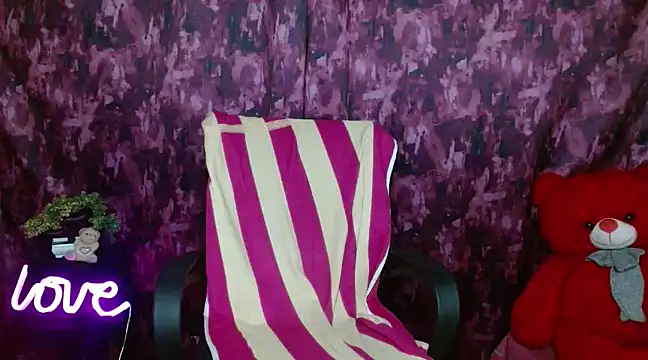 Snapshot of Naughty_Ayesha1 chatting on 22, 1, 2025 Naughty Ayesha1 online show from 22, 1, 2025