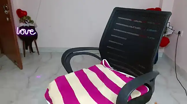 Snapshot of Naughty_Ayesha1 chatting on 13, 2, 2025 Naughty Ayesha1 online show from 13, 2, 2025