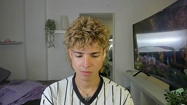 santy-kitty online show from 8, 11, 2025