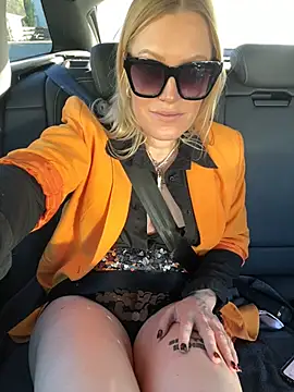 Sissy-Bee online show from 19, 1, 2025