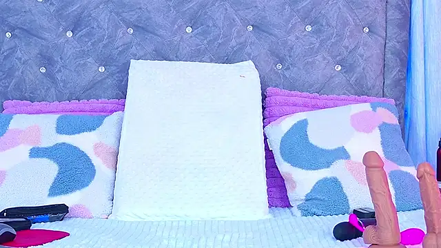 AlliciaKim online show from 6, 1, 2025