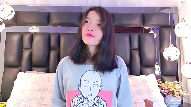 AlliciaKim online show from 17, 2, 2025