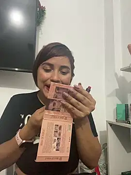 perlita05 online show from 5, 3, 2025