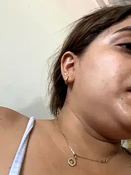 perlita05 online show from 9, 9, 2025