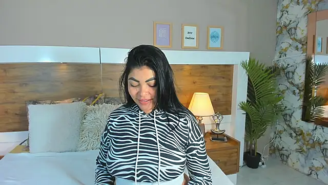 EmaBakker online show from 5, 3, 2025