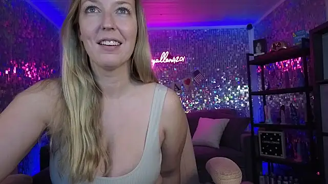 Snapshot of lucyallen4201 chatting on 20, 6, 2026 lucyallen4201 online show from 20, 6, 2026