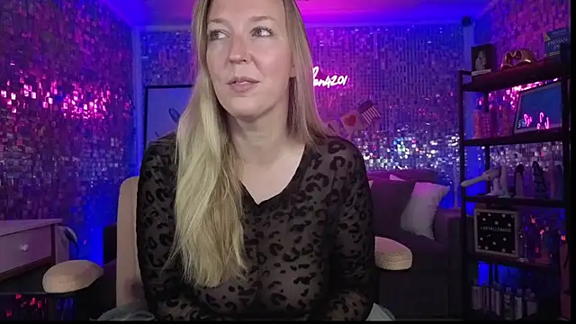Snapshot of lucyallen4201 chatting on 26, 6, 2026 lucyallen4201 online show from 26, 6, 2026
