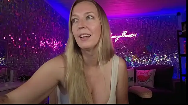 Snapshot of lucyallen4201 chatting on 25, 7, 2026 lucyallen4201 online show from 25, 7, 2026