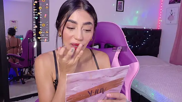 JulietaCheerr online show from 28, 4, 2026