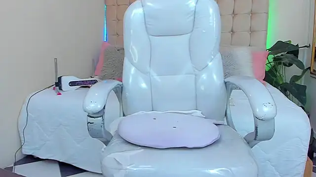 Snapshot of Redhot_chilipeppers chatting on 13, 3, 2025 Redhot chilipeppers online show from 13, 3, 2025