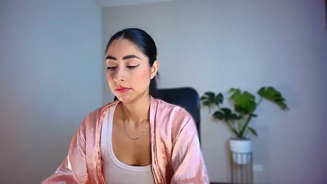 auroracaruso11 online show from 14, 1, 2026