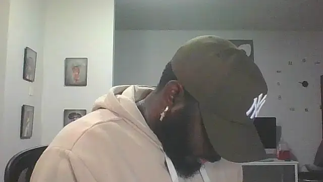 Stayinalive1992 online show from 7, 11, 2025