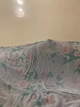 Snapshot of Layla-daloua chatting on 23, 9, 2025 Layla-daloua online show from 23, 9, 2025