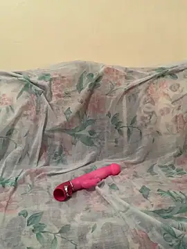 Snapshot of Layla-daloua chatting on 5, 10, 2025 Layla-daloua online show from 5, 10, 2025