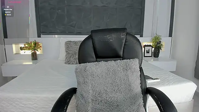 SaraGomez1 online show from 22, 4, 2026