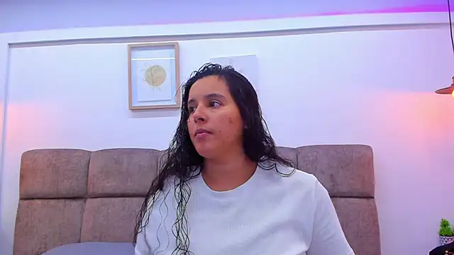 Dilan y Mia online show from 3, 2, 2025