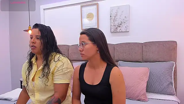 Dilan y Mia online show from 8, 3, 2025