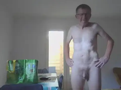 naturiste974 online show from 4, 2, 2025