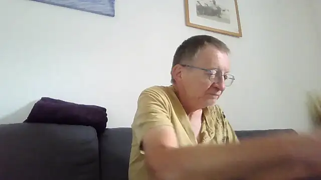 Snapshot of naturiste974 chatting on 3, 6, 2026 naturiste974 online show from 3, 6, 2026