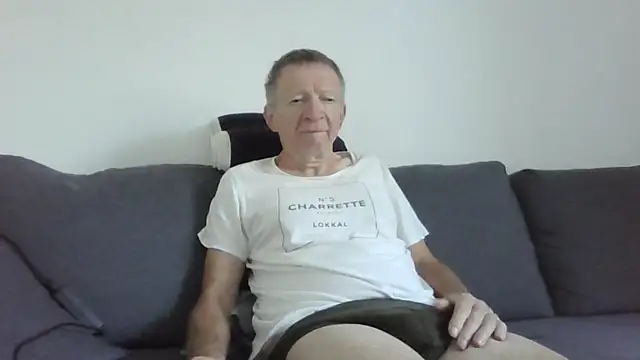 Snapshot of naturiste974 chatting on 7, 6, 2026 naturiste974 online show from 7, 6, 2026