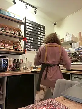 Snapshot of cinnabon_ chatting on 4, 2, 2026 cinnabon online show from 4, 2, 2026