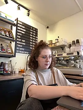 Snapshot of cinnabon_ chatting on 6, 3, 2026 cinnabon online show from 6, 3, 2026