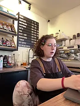 Snapshot of cinnabon_ chatting on 7, 3, 2026 cinnabon online show from 7, 3, 2026