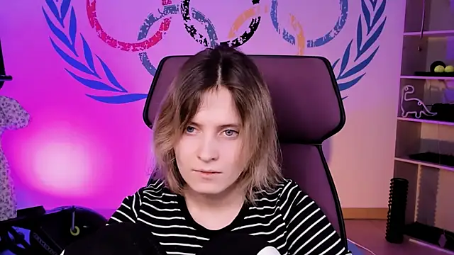 LolaAsmus online show from 1, 2, 2025