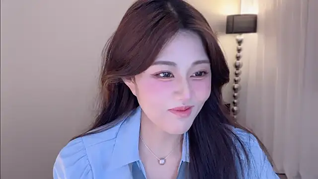 Strawberrybabyy1 online show from 15, 10, 2025