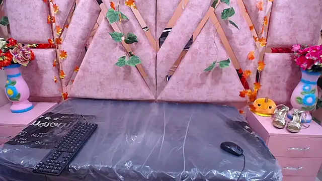 CataleyaLars20 online show from 3, 2, 2025