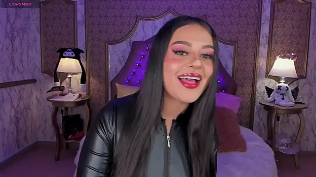 SoffiQueen online show from 23, 4, 2026