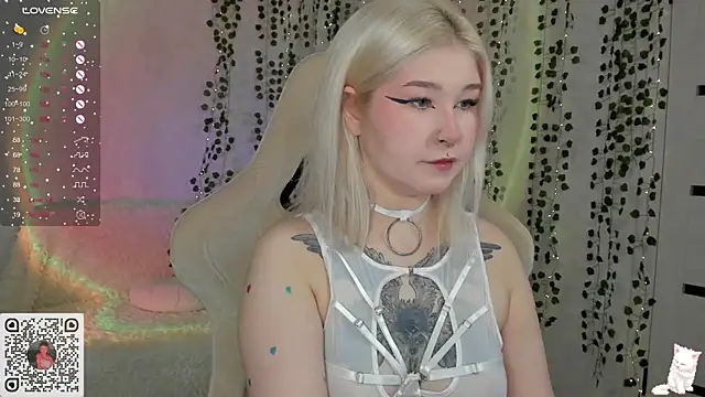 chillycharm online show from 7, 2, 2025