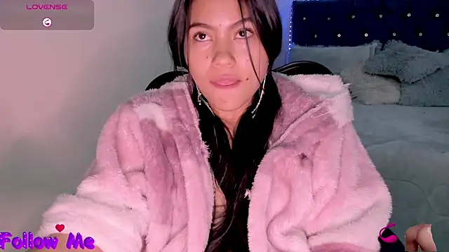 Snapshot of linda_alana chatting on 12, 1, 2025 linda alana online show from 12, 1, 2025