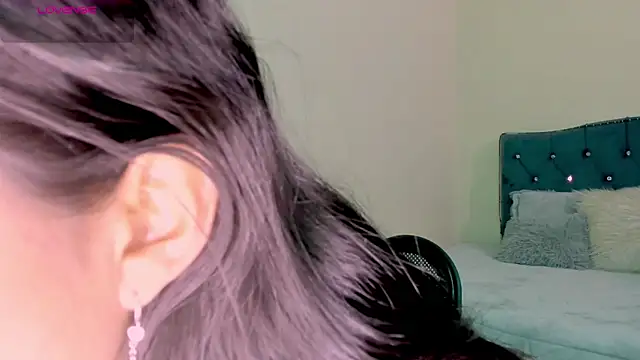 Snapshot of linda_alana chatting on 4, 2, 2025 linda alana online show from 4, 2, 2025