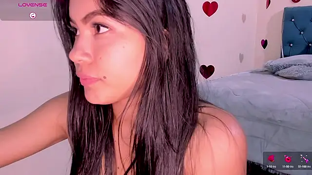 Snapshot of linda_alana chatting on 4, 3, 2025 linda alana online show from 4, 3, 2025