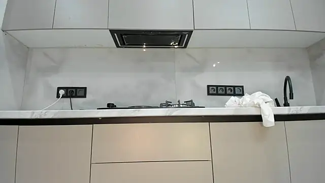 Mia Meow  online show from 23, 4, 2026