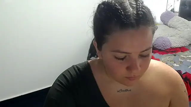 Snapshot of shopyymessyy chatting on 8, 1, 2025 shopyymessyy online show from 8, 1, 2025