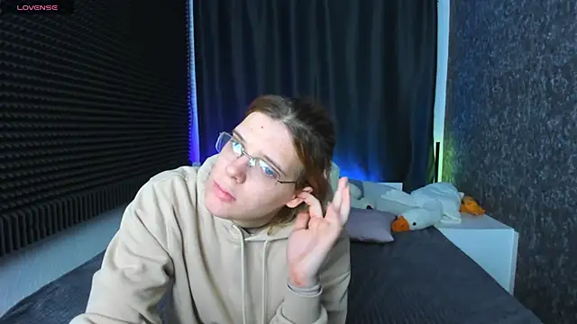 KIKI Krash online show from 30, 1, 2025