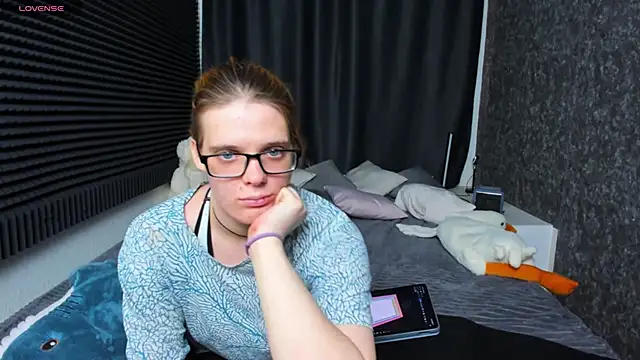 KIKI Krash online show from 21, 3, 2025