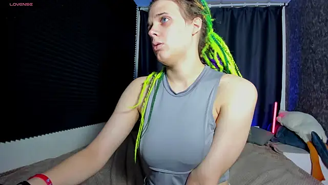 KIKI Krash online show from 9, 10, 2025