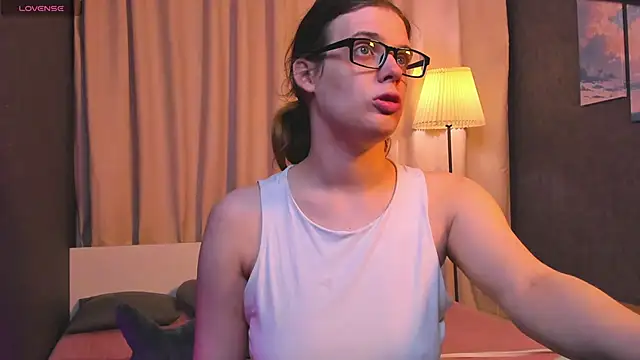 KIKI Krash online show from 23, 4, 2026