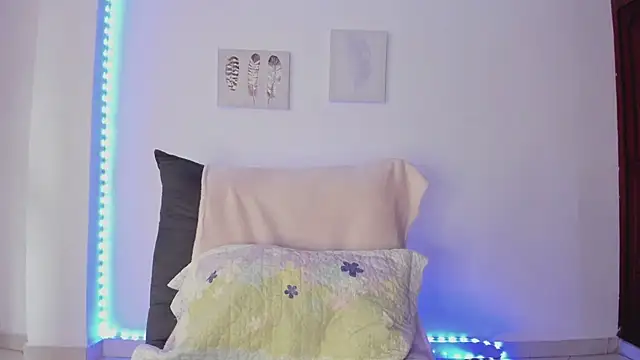 anniesweet- online show from 8, 2, 2025