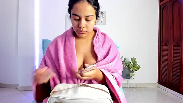 Snapshot of anniesweet- chatting on 22, 12, 2025 anniesweet- online show from 22, 12, 2025