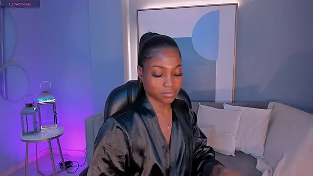 SavannahStorm online show from 4, 12, 2025