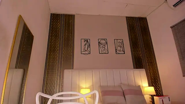 zoe sky  online show from 28, 4, 2026