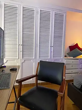 Adel Nesbiit online show from 23, 4, 2026