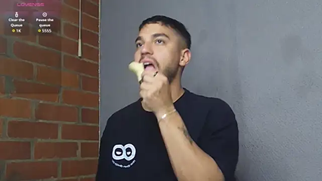 Leandro valenzuela online show from 2, 4, 2026