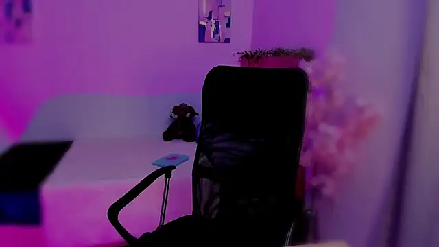 Charlee pink online show from 15, 11, 2025