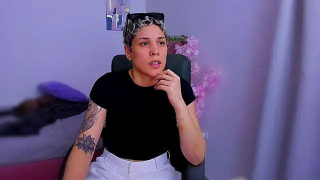 Charlee pink online show from 18, 11, 2025