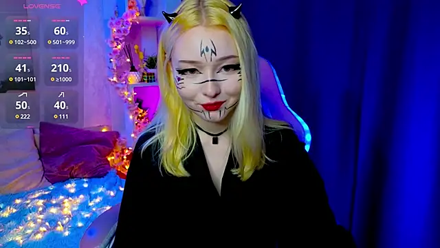 Snapshot of ElswythCovil chatting on 15, 3, 2025 ElswythCovil online show from 15, 3, 2025